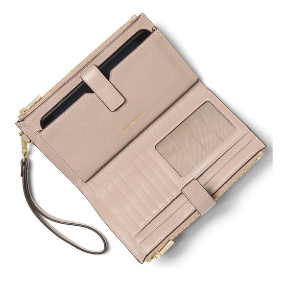 Michael Kors Blush Leather Wristlet - Picture 2 of 8
